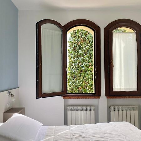 Jolly Apartments Sirmione Exterior photo