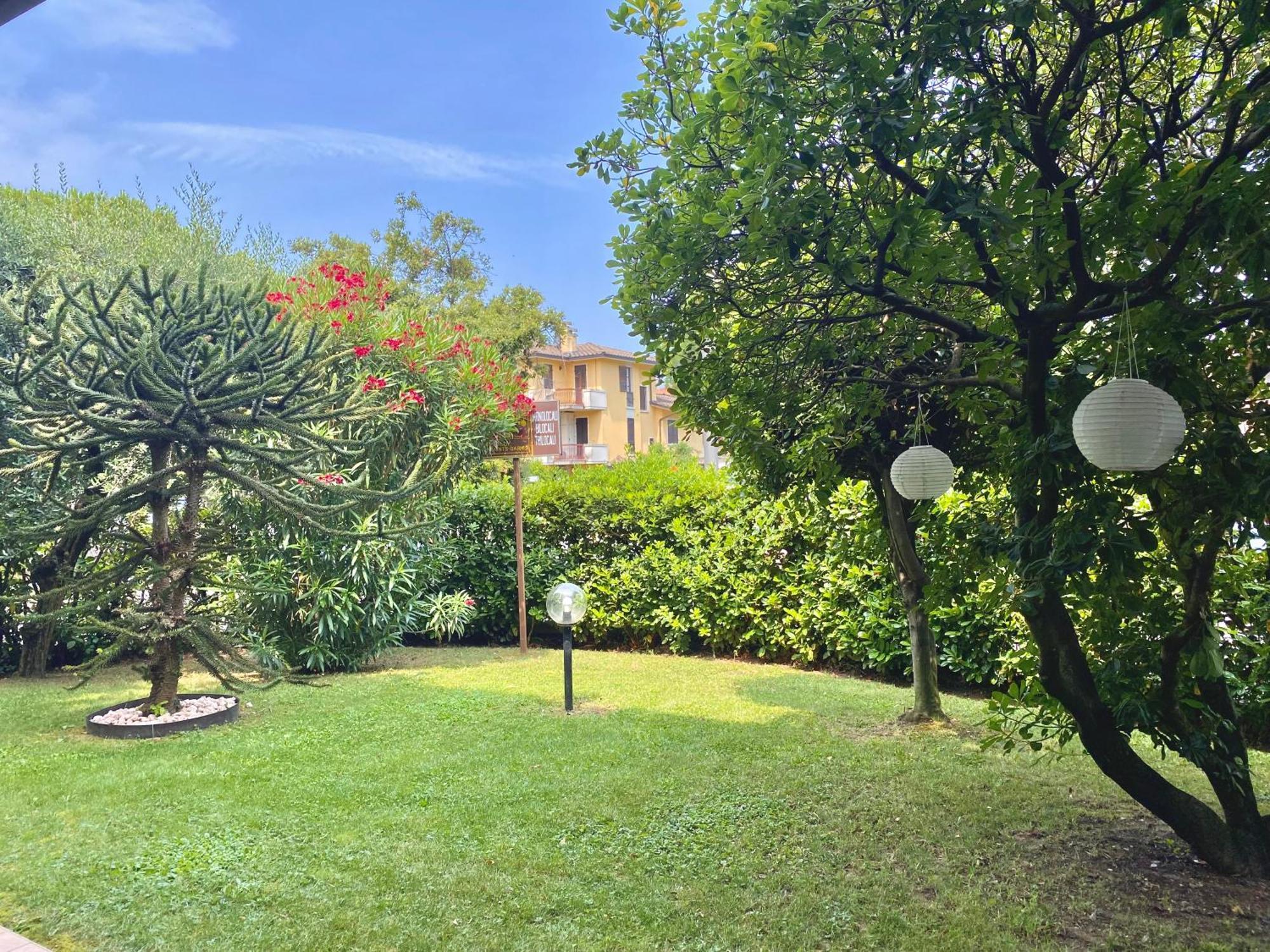 Jolly Apartments Sirmione Exterior photo