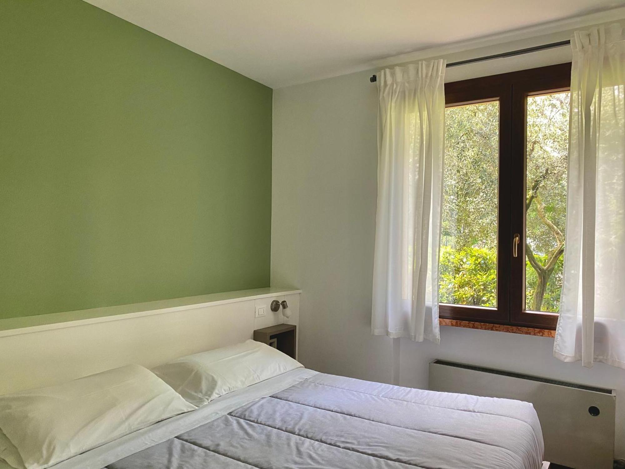 Jolly Apartments Sirmione Exterior photo